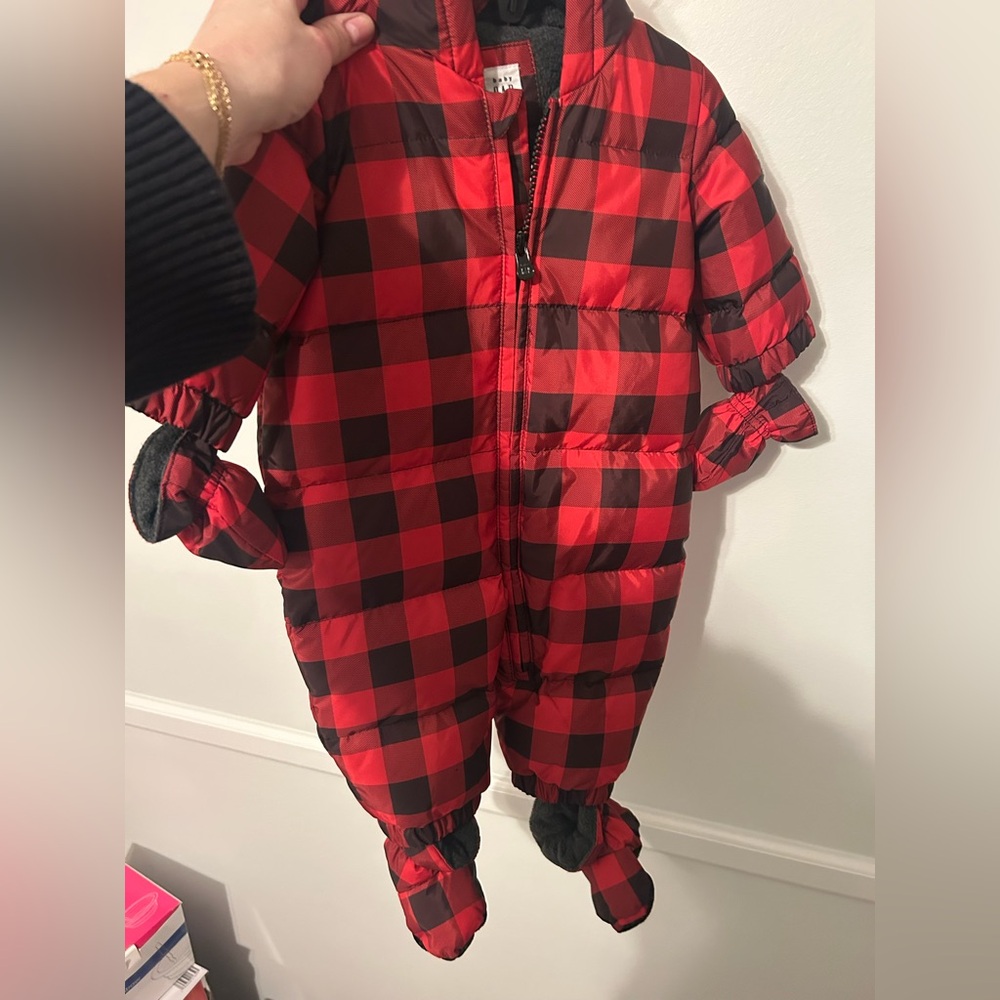 Baby Gap snow suit with matching gloves and booties, super warm